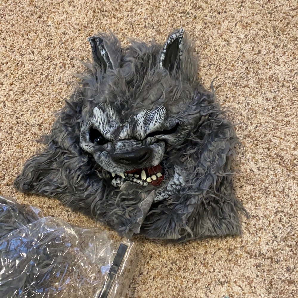 Wolf costume men’s xl